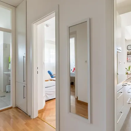 'Canarino' Apartment - Central Split, Spacious & Bright